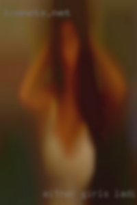 Either girls LADIES naked or COUPLES.